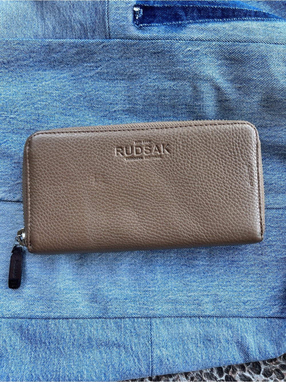 RUDSAK Taupe Pebbled Leather Continental Zip Wallet | Canadian Heritage | Luxury